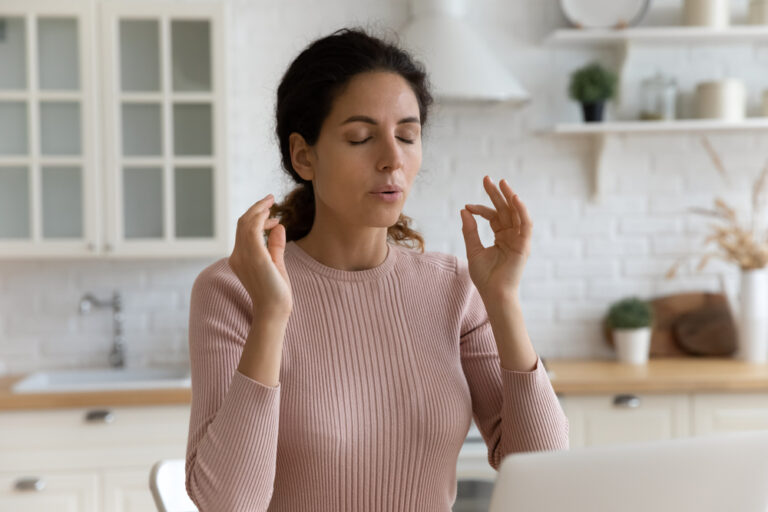 Így csökkenti a megfelelő légzés a stresszt! – Helyes légzéstechnikák a stresszkezelésért