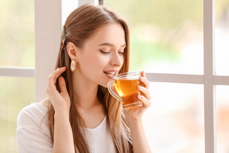 A zöld tea csodája: Tényleg segít a demencia ellen?