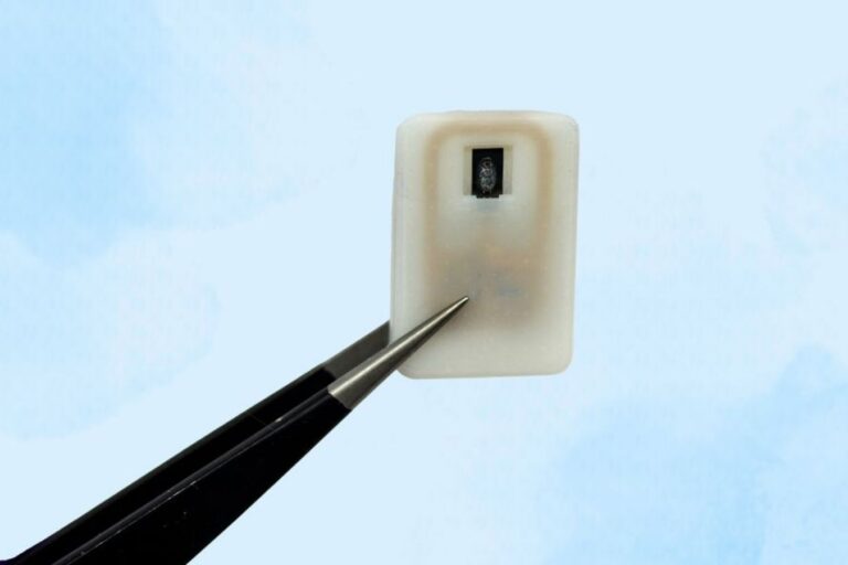 Mikrochip implantátum cukorbetegség ellen? – Az MIT áttörése a jövőből