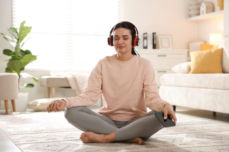 Valóban csökkenthetik a meditációs alkalmazások a stresszt, a szorongást és az álmatlanságot?